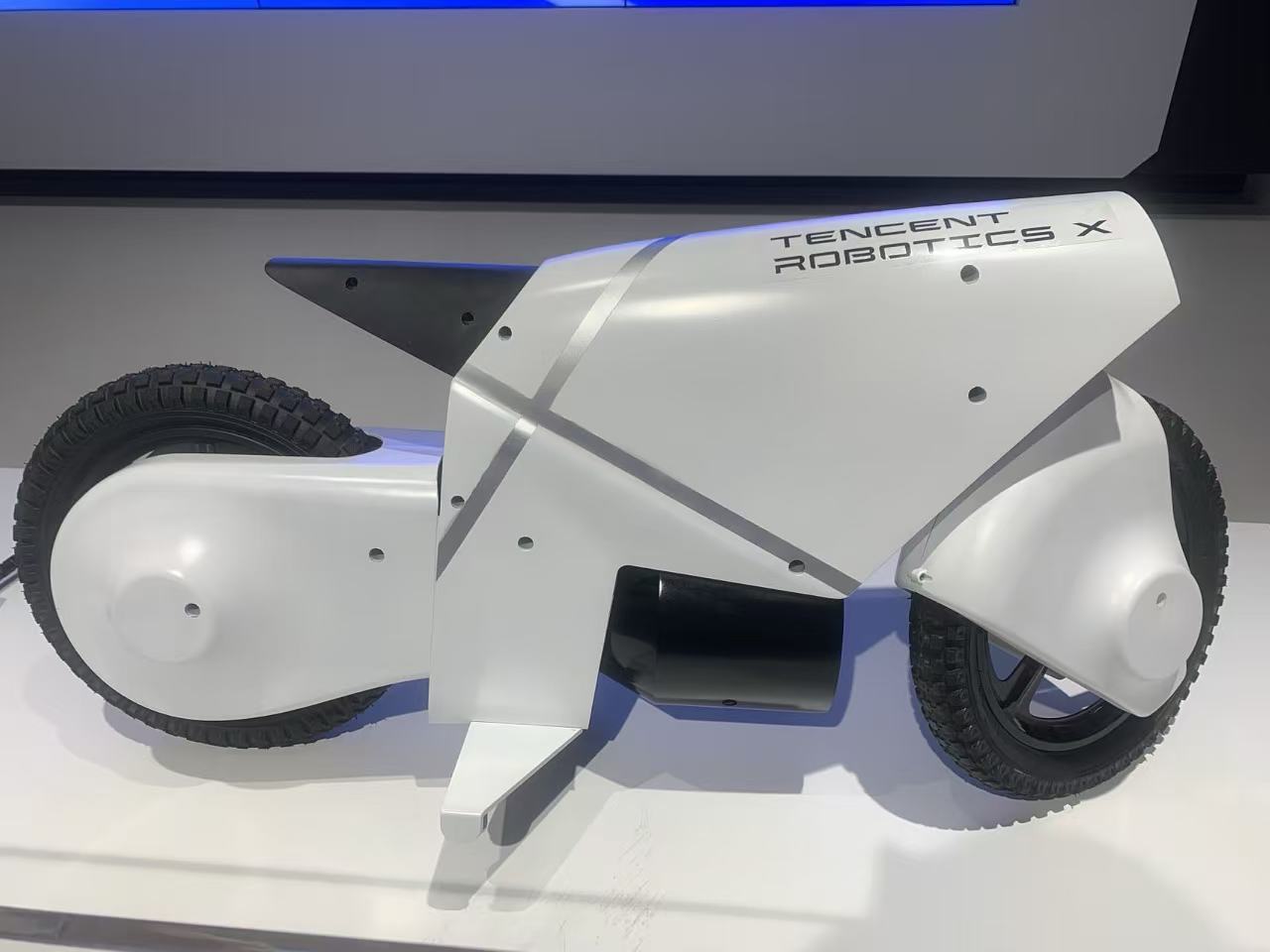 酷似摩托的机器人 酷似摩托的机器人